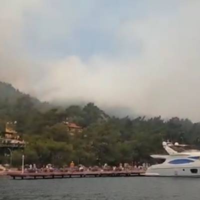 На турецком курорте Фетхие утонул туристический катер, на борту находились 38 человек