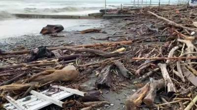 Пляжи закрыты, возможна эвакуация: как Кубань и Крым противостоят стихии