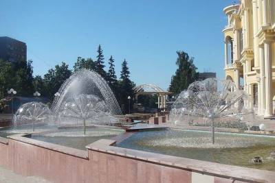 В Курске у ТЦ Пушкинский на следующей неделе заработает отреставрированный фонтан