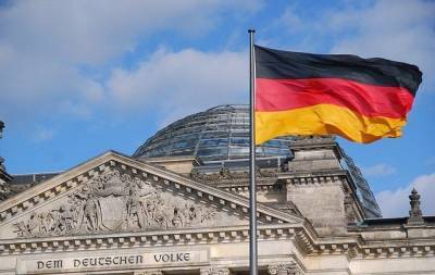Германия ослабит антиковидные ограничения для прибывающих из России