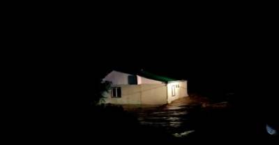 Четыре человека оказались в ловушке в своём доме из-за потопа на Кубани