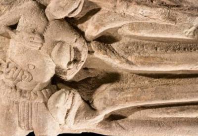 Археологи нашли в Шотландии каменную запись об убийстве XIII века