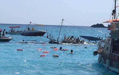 На турецком курорте затонул катер с туристами