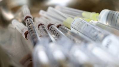 В Москве началось исследование вакцины "Спутник V" для подростков