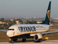 СМИ: в Познани пилот Ryanair не пускал в самолет 30 украинцев