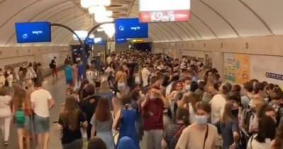 Валерий Меладзе - Atlas Weekend - В киевском метро произошла давка из-за Atlas Weekend (ВИДЕО) - dsnews.ua - Россия - Украина