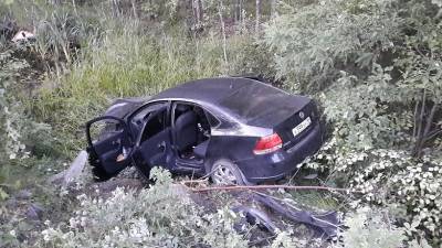На серовской трассе водитель слетел в кювет и погиб (ФОТО)