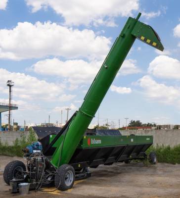 Новый перерабатывающий комплекс для перевалки зерновых грузов поступил в грузовой терминал Кутум в Астраханской области