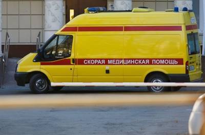 В Саратовской области медики бросили инвалида на полу в приемном покое