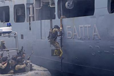 На учениях «Си Бриз» отработали штурм условного противника в Практической гавани Одессы