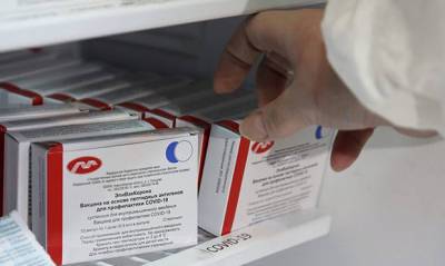 Врач из Новосибирска сообщил об отсутствии эффективности вакцины «ЭпиВакКорона»