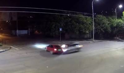 В Одессе одно авто протаранило другое: виноват светофор?