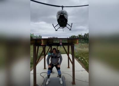 Силач из Башкирии установит рекорд мира, подняв вертолет на своих плечах