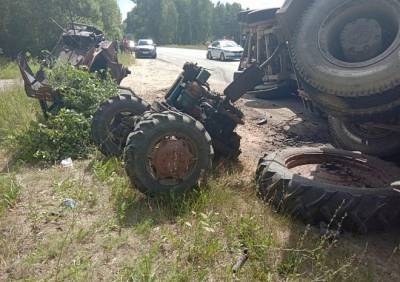 В Шиловском районе столкнулись трактор и лесовоз, погибла 40-летняя женщина