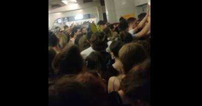 Сотни людей устроили давку в метро Киева после Atlas Weekend, повезло не всем (видео)