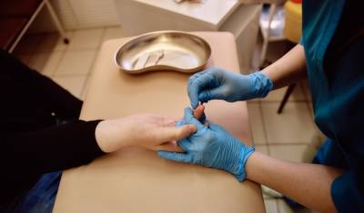 ВИЧ-инфицированные пожаловались на отказы в вакцинации против ковида