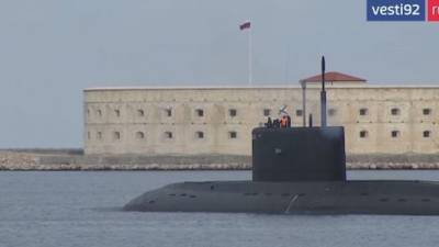 На фоне Sea Breeze: экипаж подлодки "Колпино" успешно прошел учения в Черном море