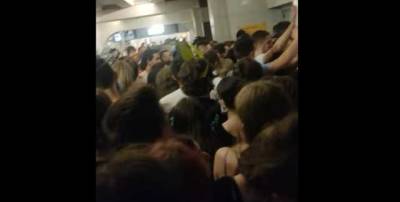 После Atlas Weekend в метро Киева тысячи людей без масок устроили ужасную давку