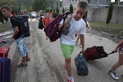 Детей эвакуируют из подтопленных лагерей на Урале