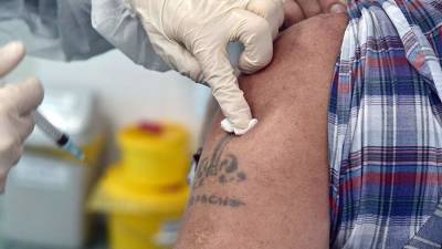 В Красном Кресте заявили о невозможности заразиться COVID-19 от вакцины