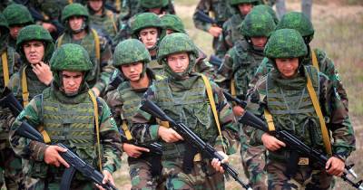 Таджикистан перебрасывает 3000 солдат к границе с Афганистаном из-за наступления талибов