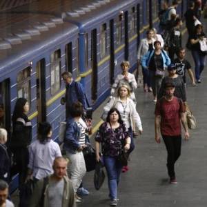 Общественный транспорт в Киеве сегодня будет работать на час дольше