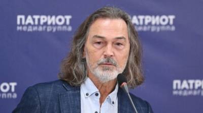 «Идут крушить, ломать»: Сафронов обвинил Проклову в разрушении памятников Табакову