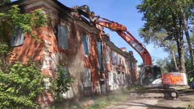 Вице-губернатор Линченко дал старт сносу последних домов в квартале Колпино, 10
