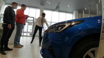 Продажи новых автомобилей в России замедлились