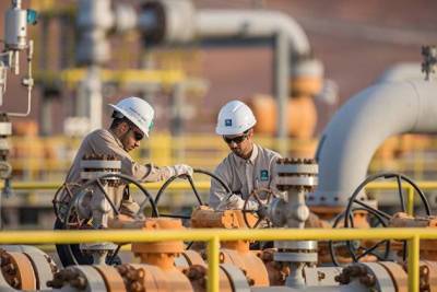 Saudi Aramco повысила цены на нефть на август для Азии, сообщает Блумберг