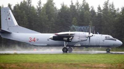 Самолет Ан-26 разделился на две части при падении