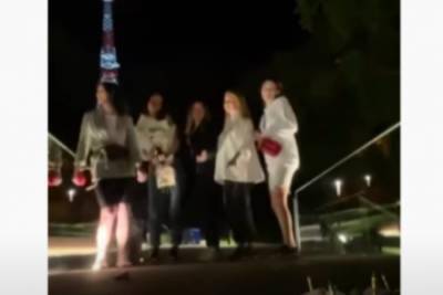 Фейерверки и танцы: во Львове открыли дело из-за празднования дня рождения на мемориале Героев Небесной сотни
