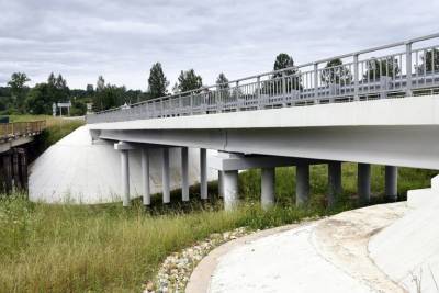 В Тверской области завершили строительство моста через реку в Оленинском районе