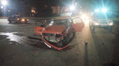 В Кобрине при столкновении легковушек на перекрестке пострадали 3 человека