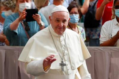 Папа Римский Франциск успешно перенес операцию