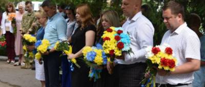 В Бахмуте возложили цветы к мемориалу памяти Героев батальона «Донбасс»