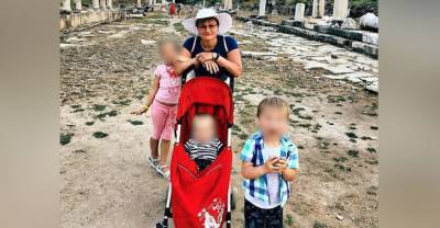 Российскую туристку с тремя детьми унесло в море во время шторма в Абхазии