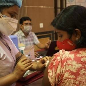 В Индии несколько тысяч человек получили фальшивую вакцину от коронавируса