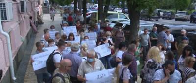 Киевский суд прогнулся под нациков, не став арестовывать...