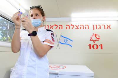 Новое исследование в Израиле: заболевшие вакцинированные менее заразны