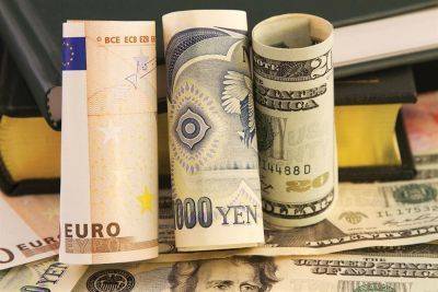Доллар торгуется разнонаправленно к евро и иене на данных макростатистики