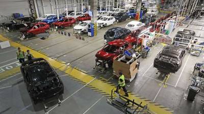 Российский завод Nissan перейдет на двухсменный график работы