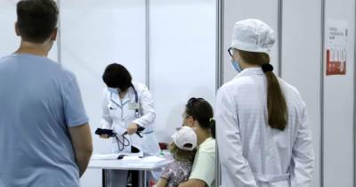Центры вакцинации в Киеве и области переходят на ежедневный режим работы