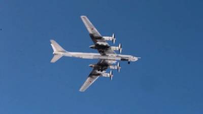 Видео: Состоялись учения дальней авиации с участием ракетоносцев Ту-95МС