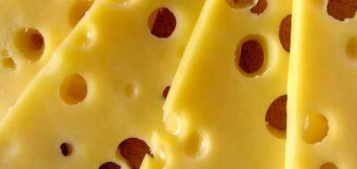 Украинцам продают вредный сыр из белка и кокосового масла: для экономии производство изменили