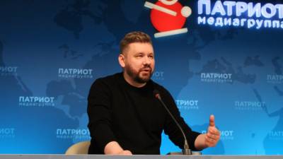 Серуканов объяснил, почему Волков обрушился с критикой на партию "Яблоко"