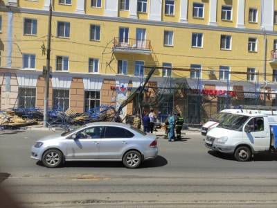 Прокуратура проводит проверку по факту обрушения строительных лесов на улице Чкалова