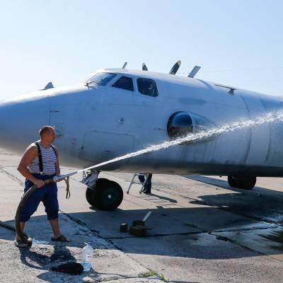 На Камчатке потерпел крушение самолет с 22 пассажирами. Он рухнул при посадке