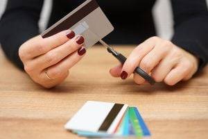 Минюст: автоматического списания долгов за услуги ЖКХ с банковских счетов не будет