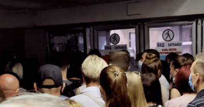 На станции "Контрактовая площадь" в Киеве — масштабная давка (видео)